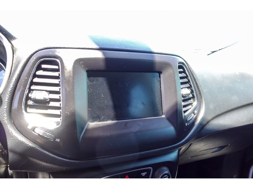 Used 2019 Jeep Compass Sport FWD image 18