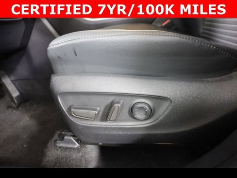 Used 2025 Toyota Highlander XSE AWD/4WD image 18
