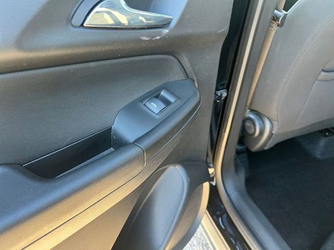 Used 2025 Chevrolet TrailBlazer LT image 24