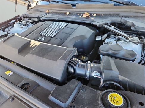 Used 2017 Land Rover Range Rover Supercharged image 16