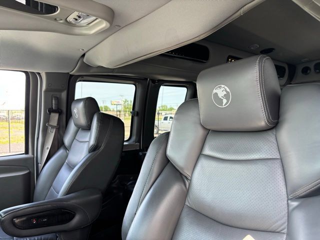 Used 2020 GMC Savana 2500 Extended w/ Enhanced Convenience Package RWD image 17
