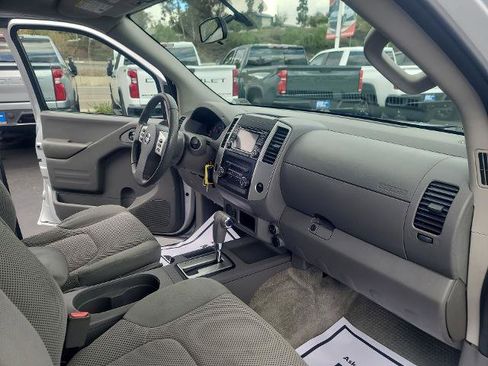 Used 2018 Nissan Frontier SV image 25