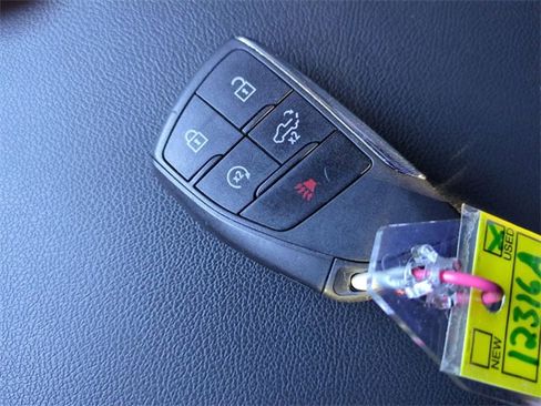 Used 2023 Chevrolet Colorado Trail Boss w/ Technology Package image 27