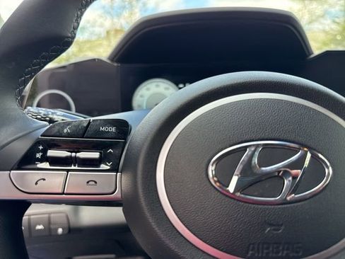 Used 2023 Hyundai Elantra SEL w/ Convenience Package FWD image 32