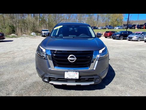 Used 2024 Nissan Pathfinder SL w/ Cargo Package AWD/4WD image 3