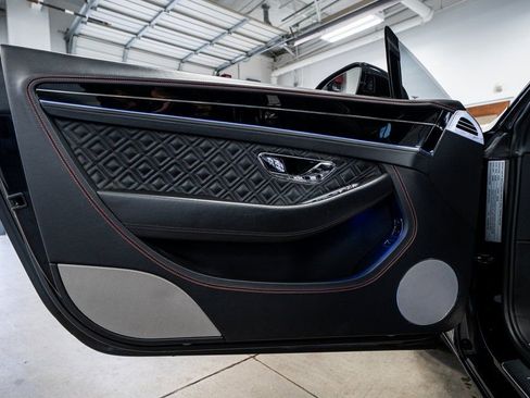 Used 2020 Bentley Continental GT image 31