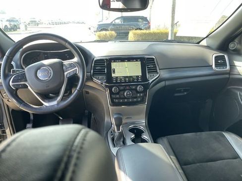 Used 2022 Jeep Grand Cherokee Laredo X image 20