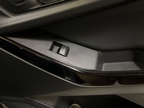 Used 2026 Chevrolet Equinox LT image 57