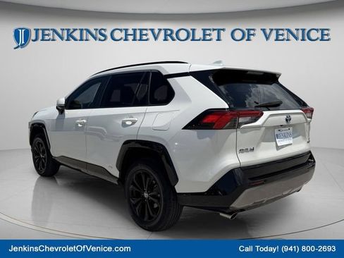 Used 2022 Toyota RAV4 SE AWD/4WD image 8