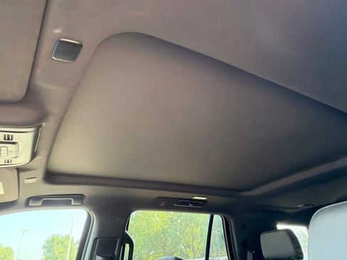 Used 2021 Chevrolet Tahoe LT AWD/4WD image 16