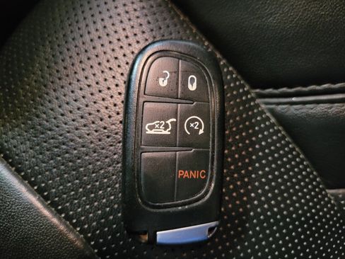 Used 2019 Jeep Cherokee Limited AWD/4WD image 32