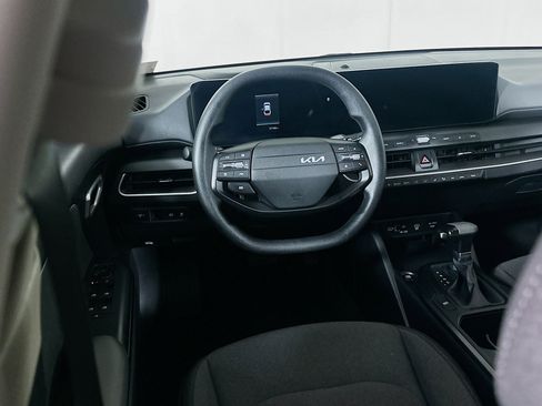 Used 2025 Kia K4 LXS image 18