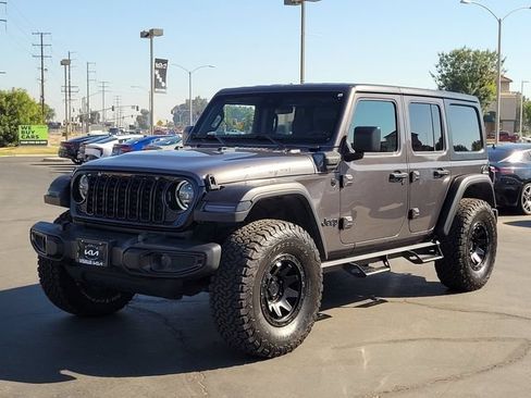 Used 2024 Jeep Wrangler Unlimited AWD/4WD image 9