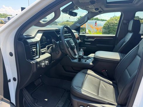 Used 2023 GMC Sierra 1500 Denali w/ Denali Reserve Package AWD/4WD image 9
