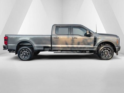Used 2023 Ford F250 Lariat w/ Sport Appearance Package AWD/4WD image 9
