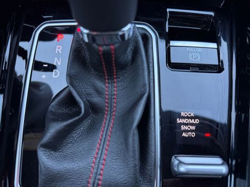 Used 2024 Jeep Compass Trailhawk image 31