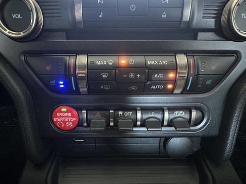 Used 2016 Ford Mustang Shelby GT350 w/ Technology Package image 27