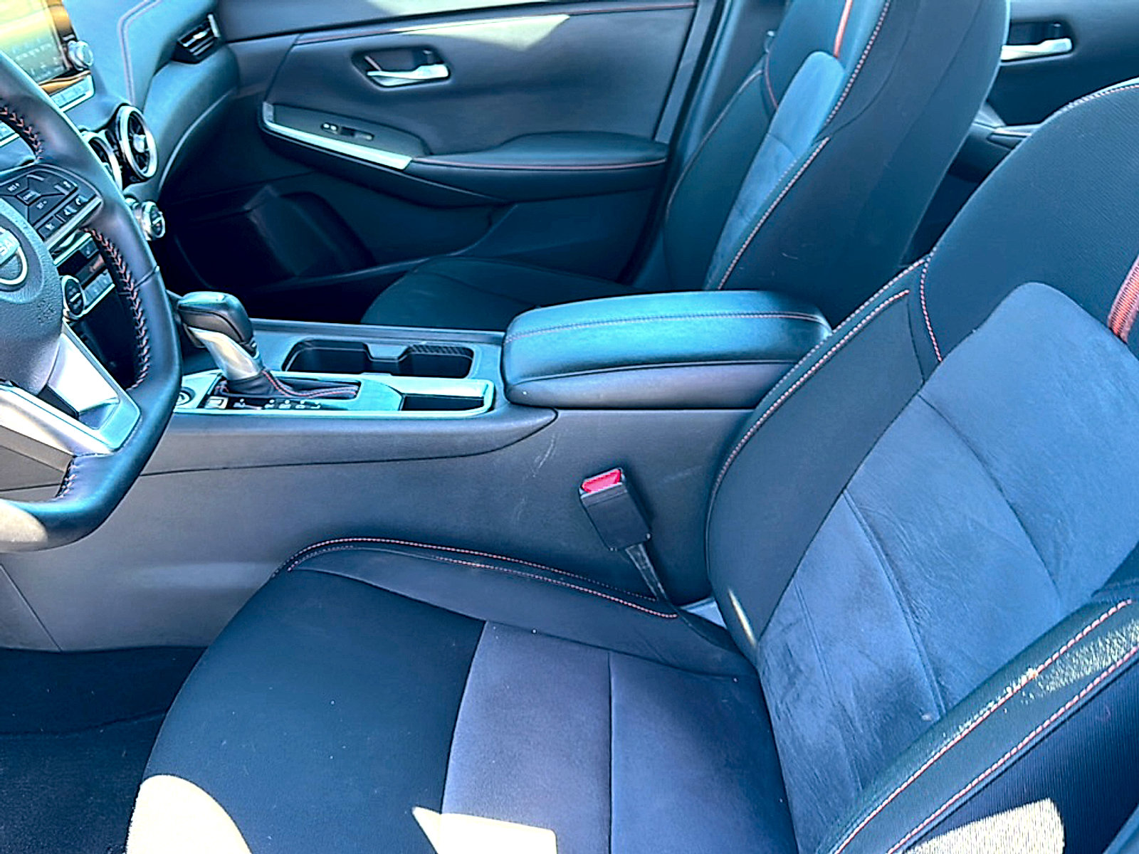 Used 2025 Nissan Sentra SR FWD image 13