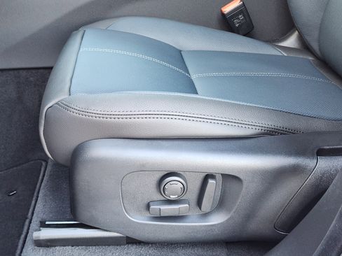 New 2026 Land Rover Range Rover Velar Dynamic SE image 24