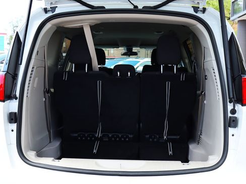 Used 2022 Chrysler Voyager LX FWD image 25