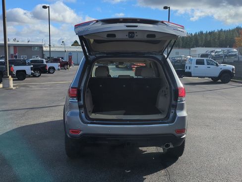 Used 2021 Jeep Grand Cherokee Limited w/ Trailer Tow Group IV image 6