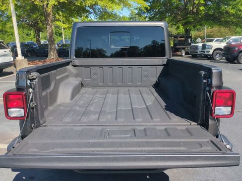 Certified 2025 Jeep Gladiator Sport AWD/4WD image 28