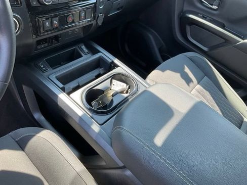 Used 2023 Nissan Titan SV w/ SV Convenience Package RWD image 15