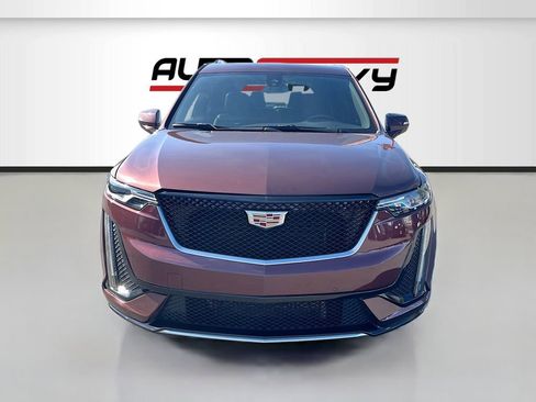 Used 2022 Cadillac XT6 Sport AWD/4WD image 2