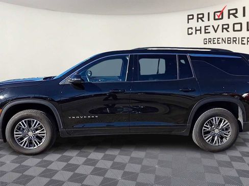 Used 2025 Chevrolet Traverse LT image 5