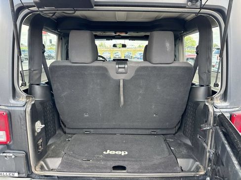 Used 2015 Jeep Wrangler Sport w/ Quick Order Package 23S AWD/4WD image 9