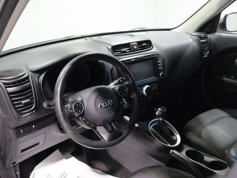 Used 2018 Kia Soul + FWD image 16
