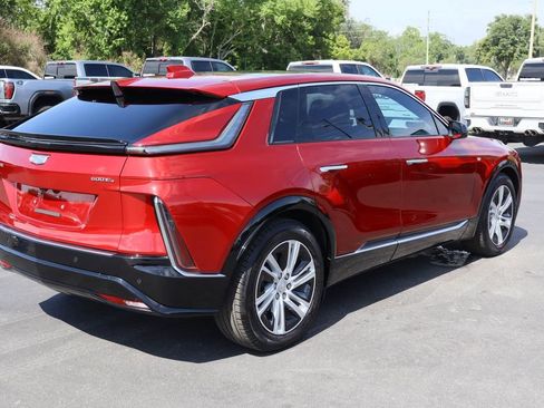 Certified 2024 Cadillac Lyriq Tech AWD/4WD image 9