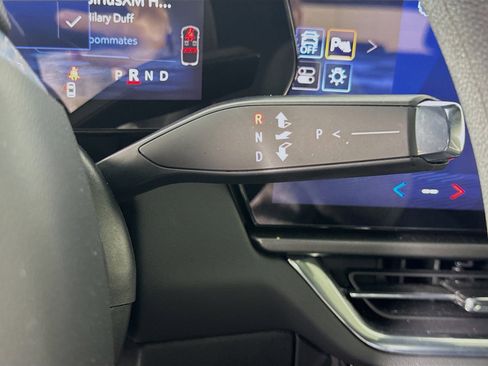 Used 2025 Chevrolet Equinox EV LT image 18