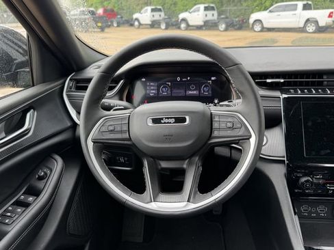 New 2025 Jeep Grand Cherokee L Altitude RWD image 20