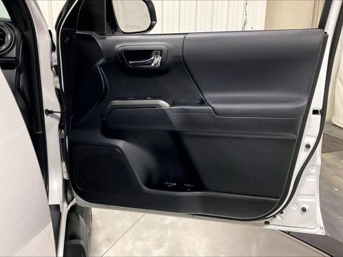 Certified 2022 Toyota Tacoma TRD Sport image 24