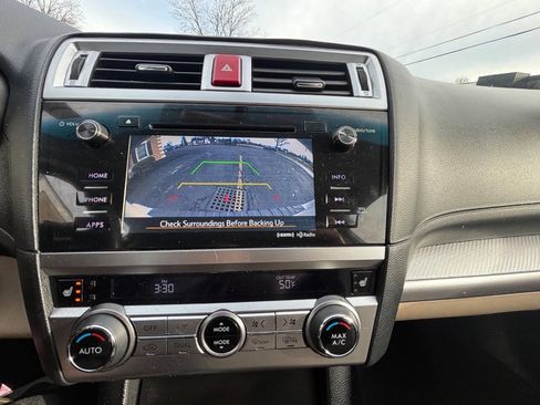 Used 2017 Subaru Outback 2.5i Premium image 14