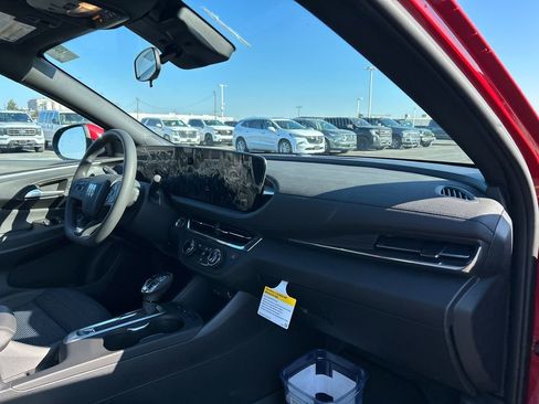 New 2026 Buick Envista Preferred FWD image 35