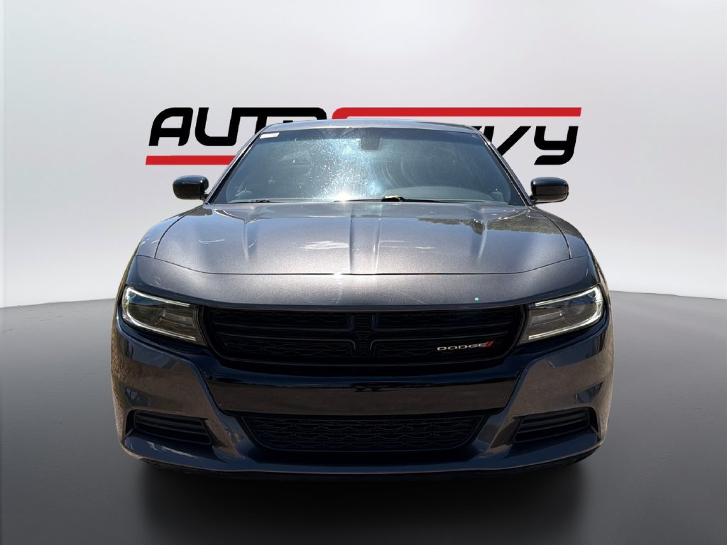 Used 2023 Dodge Charger SXT RWD image 2