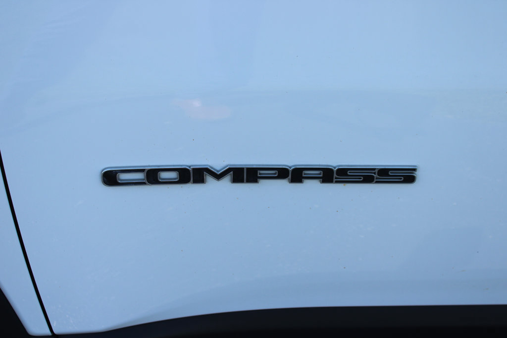 Used 2022 Jeep Compass Latitude AWD/4WD image 6