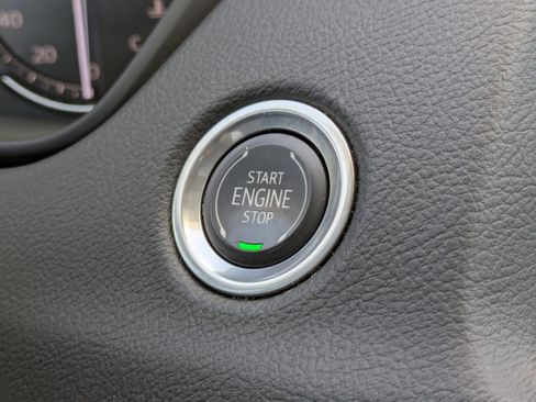 Certified 2023 Cadillac XT4 Premium Luxury image 28