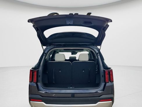 New 2026 Kia Sorento S w/ S Panoramic Sunroof Package FWD image 17