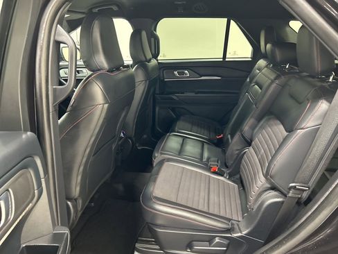 Certified 2025 Ford Explorer ST-Line w/ ST-Line Street Pack image 27