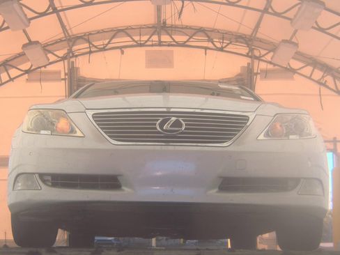 Used 2008 Lexus LS 460 image 8