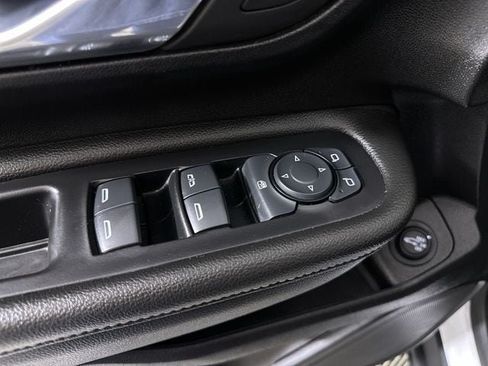 Used 2024 GMC Terrain SLT AWD/4WD image 24