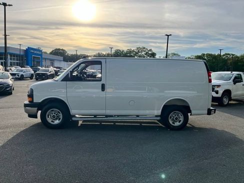 Used 2025 GMC Savana 2500 w/ Driver Convenience Package RWD image 12