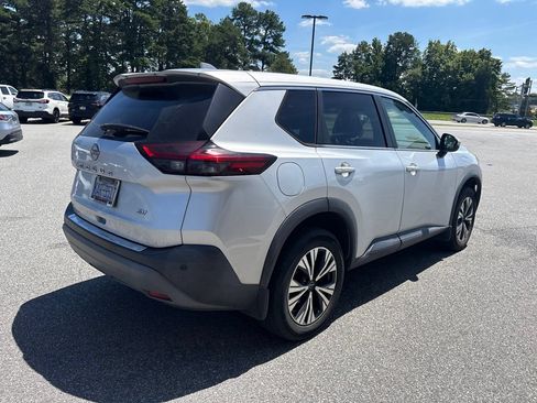 Used 2022 Nissan Rogue SV FWD image 7