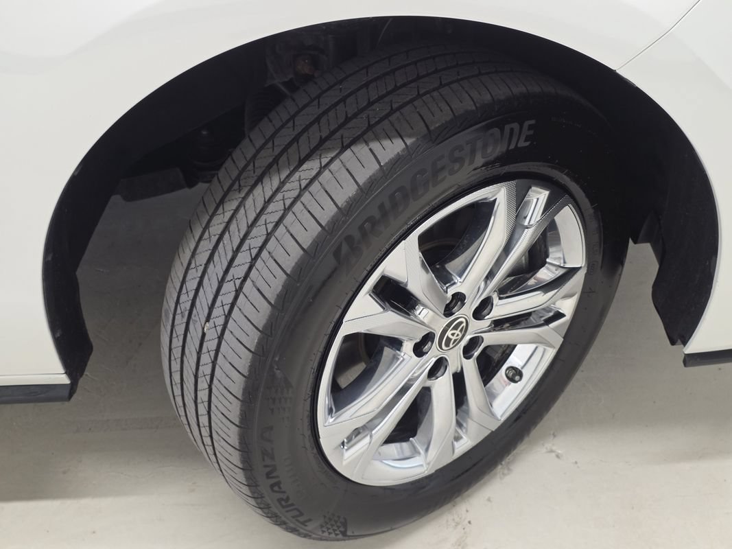 Used 2024 Toyota Sienna Platinum AWD/4WD image 52