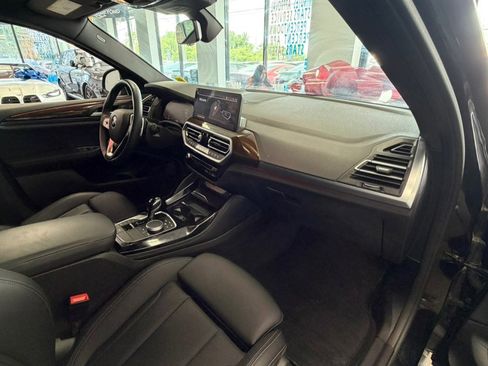 Used 2025 BMW X4 xDrive30i AWD/4WD image 33
