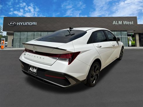 Used 2026 Hyundai Elantra Sport FWD image 5