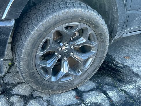 Used 2022 RAM 1500 Limited image 8